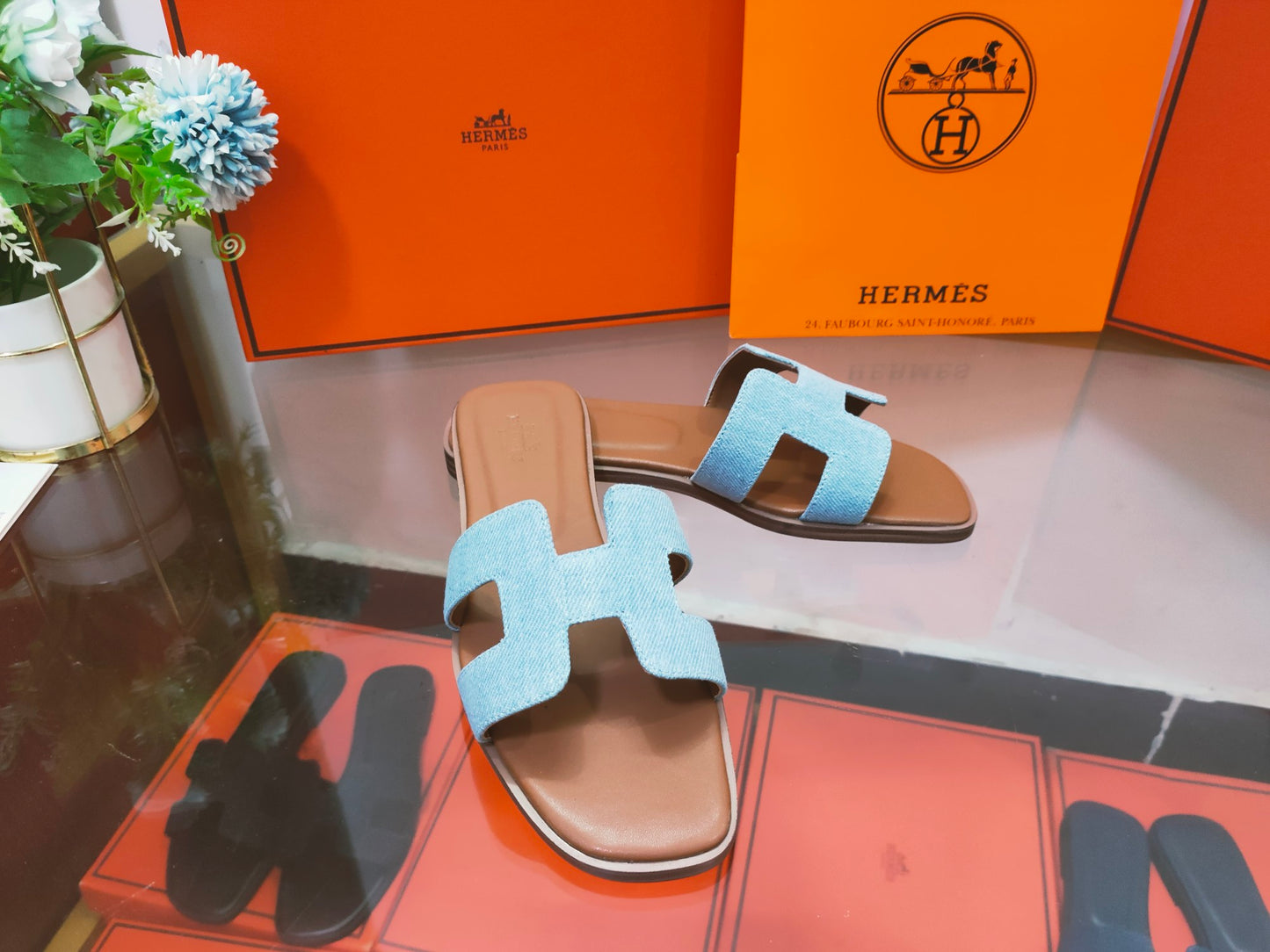 HEM107 New arrive fashion blue and black color H shose for woman beautiful Slippers gift to choose