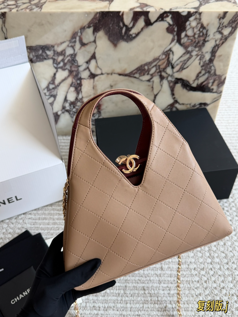 CEM309 New arrive fashion black white  pink red  Light camel color  khaki bag for woman hands bag beautiful gift to choose gift 23*25cm