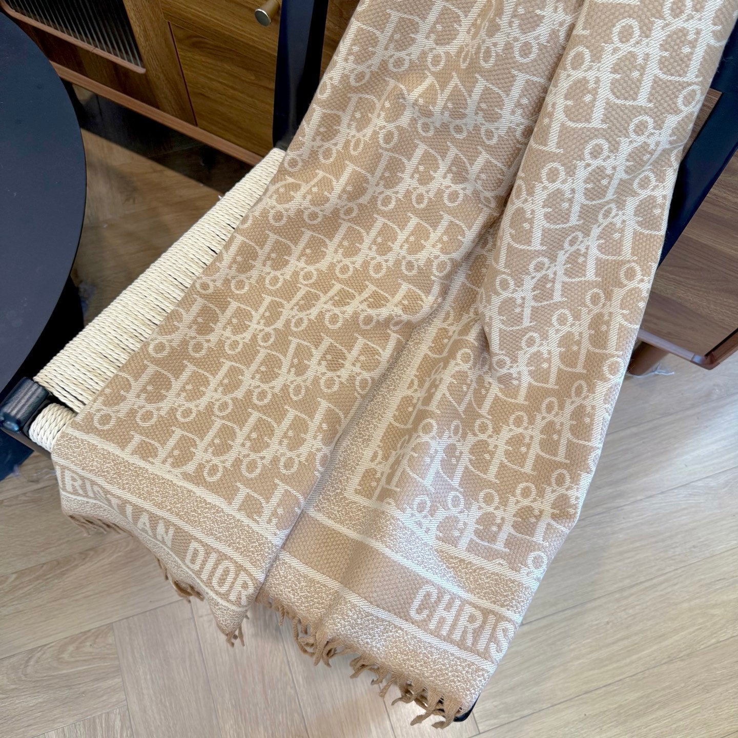 DEM231 Classic Luxury Designer scarf cashmere fringe Designer scarf Scarf shawl blanket Winter for women and men Size 65*180cm