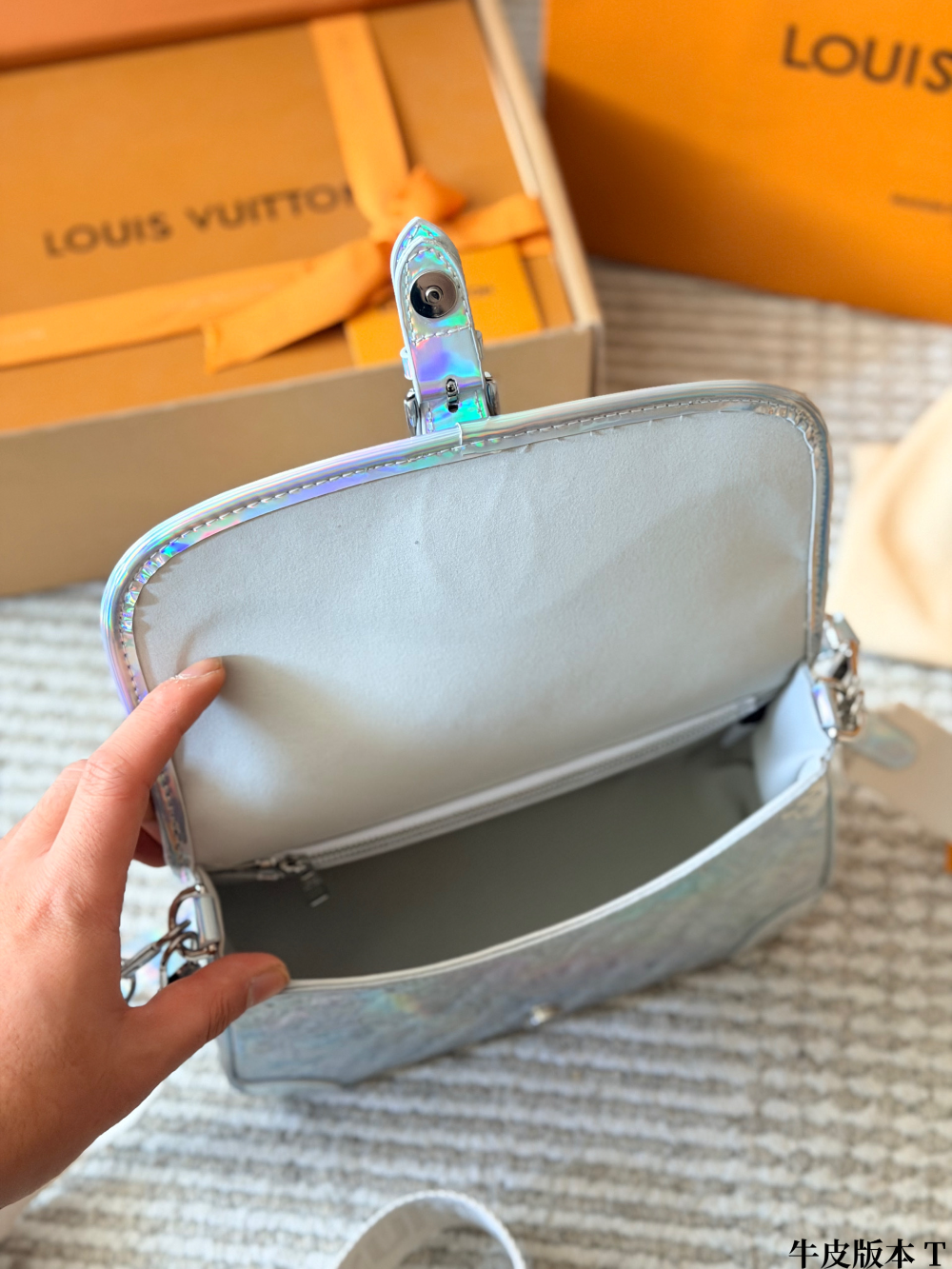 LEM611 New arrive fashion silver color bag for woman beautiful gift to choose 24*15cm