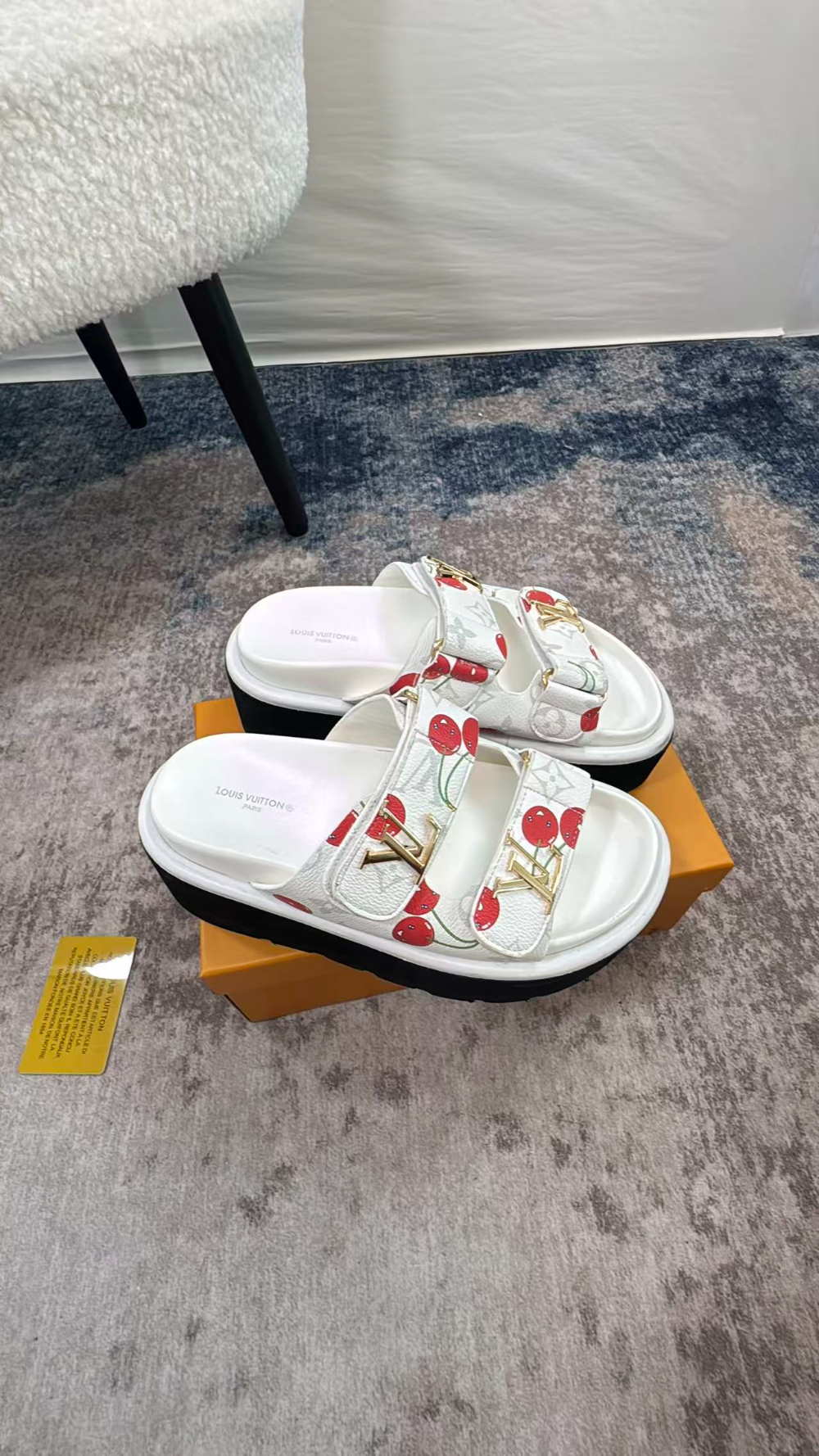 LEM501 New arrive fashion black white shose for woman beautiful Slippers gift to choose