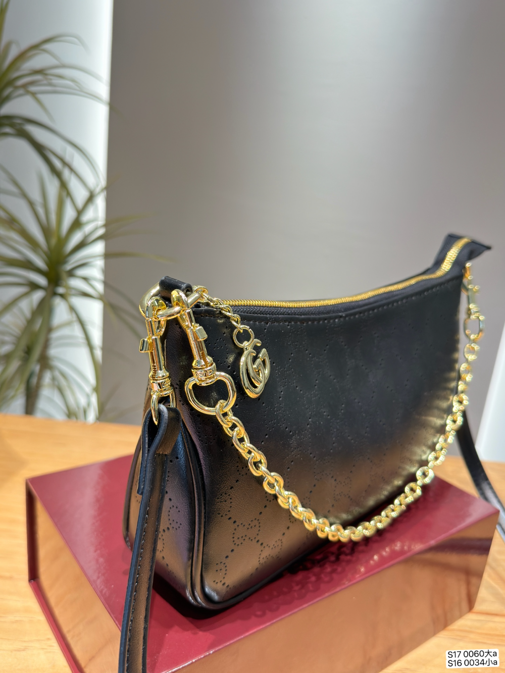 GEM237 New arrive fashion black color bag for woman beautiful gift to choose 2 size