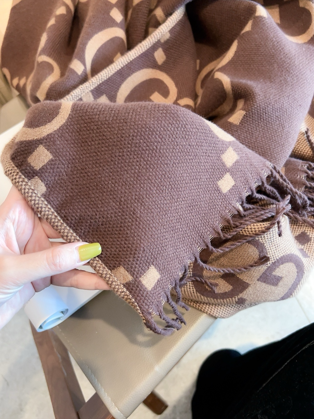 GEM256 new arrive  Hot sale dark brown color fashion beautiful  scarf  for woman gift  to choose 145x185cm