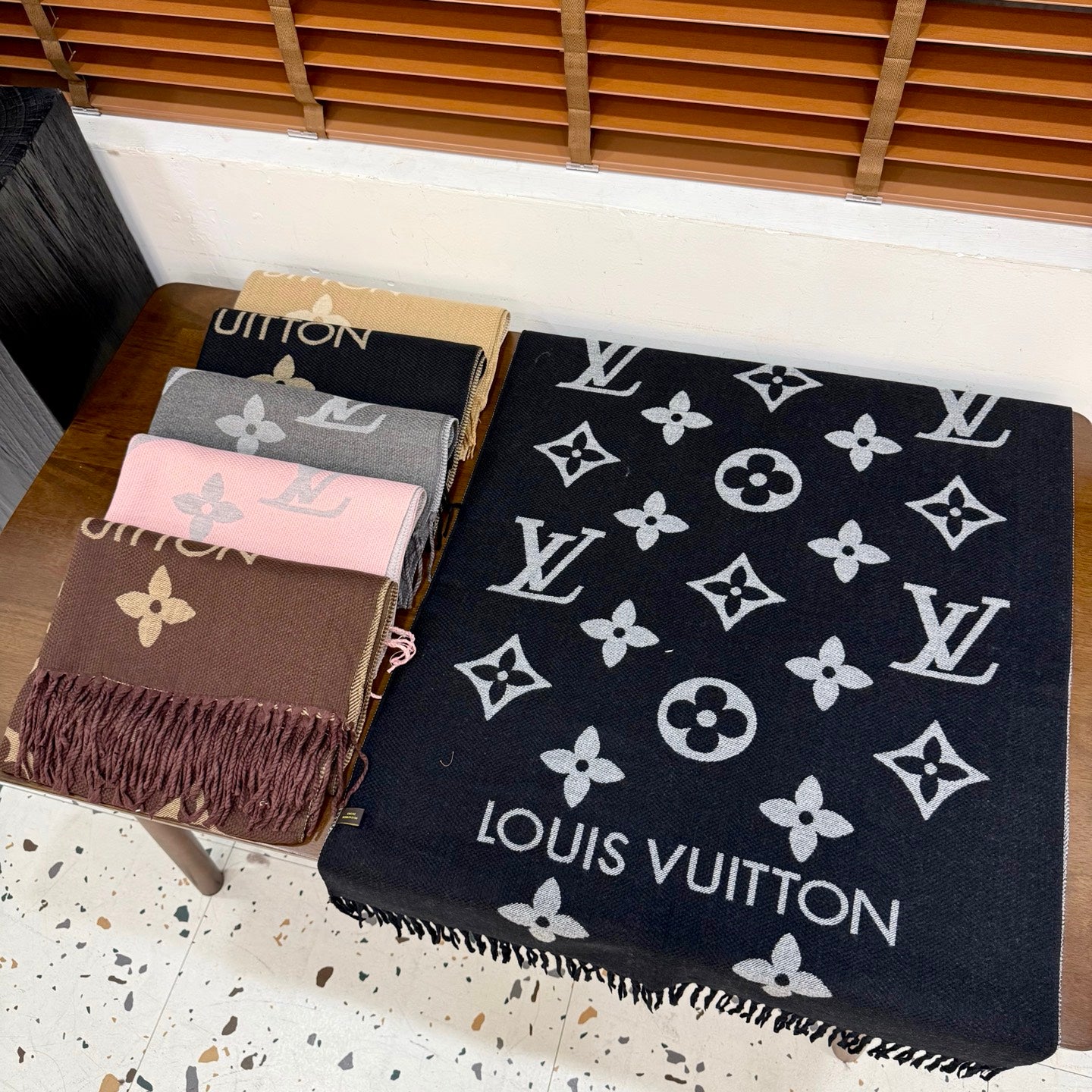 LEM284 Cashmere knitted scarf Women Man Designer Scarf fashion brand Cashmere Scarves For Winter Womens and mens Long Wraps Size 65*180cm gift