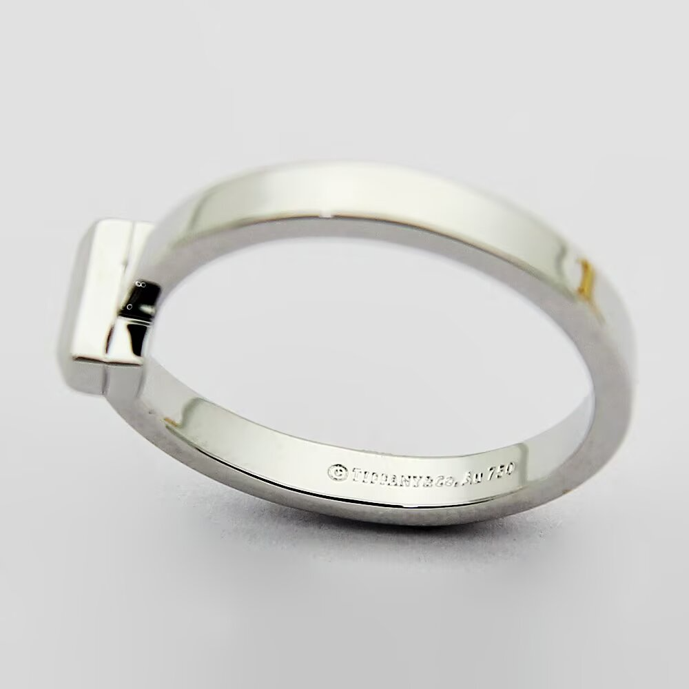 TEM49 Fashionable stainless steel jewelry with exquisite gemstone design Suitable for both men and women Comes with optional gifts