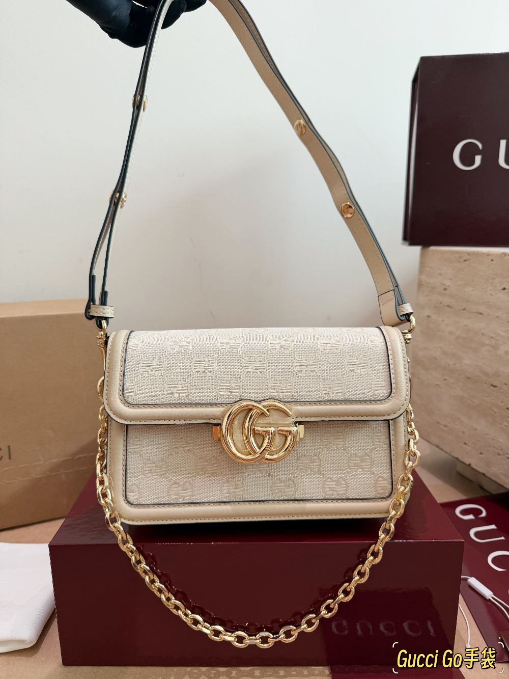 GEM224  New arrive fashion black red beige color bag for woman beautiful gift to choose size 21*13cm