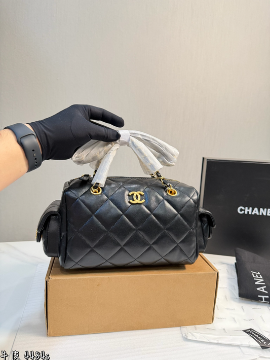 CEM294 New arrive fashion black bag for woman hands bag beautiful gift to choose gift 25*15cm