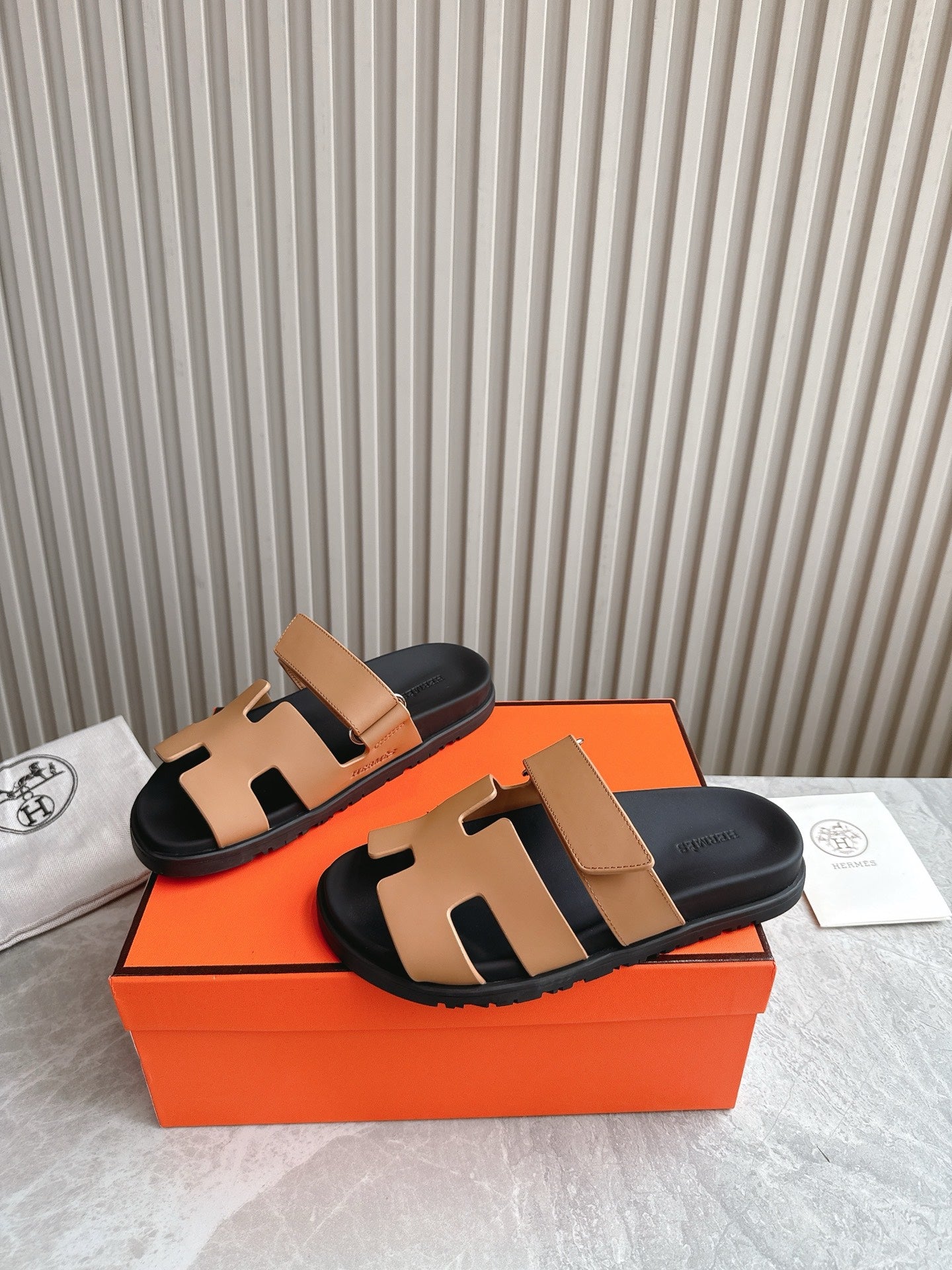 HEM100 Designer women Slippers, sandals shoes for women  high quality size 35 to 42