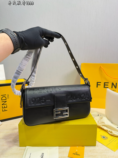 FEM25 New arrive fashion black  off-white brown khaki  bag for woman hands bag beautiful gift to choose gift  27 13cm