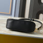 LEM465 New stylish and high-end black handbag with embossed gold chain design - versatile and casual single-shoulder crossbody bag for the arm 19 x 13 x 8 cm