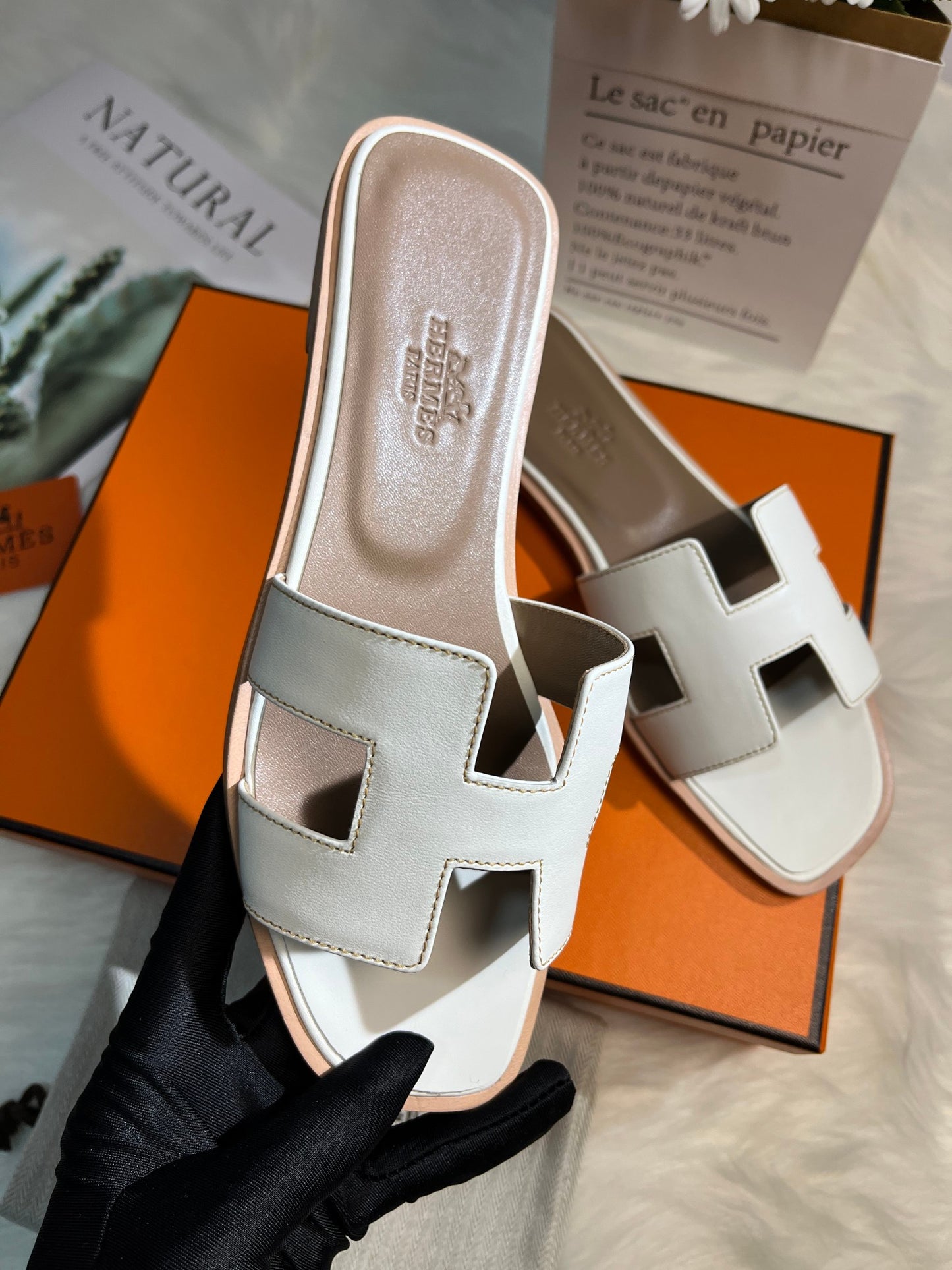 HEM97 New arrive fashion white black color shose for woman Slippers, sandals beautiful gift to choose