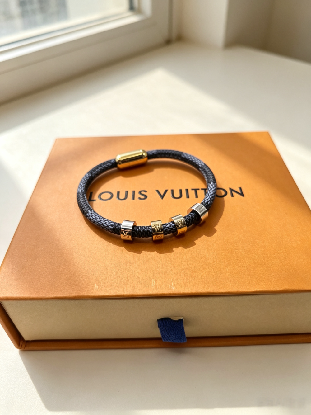 LEM539 New arrive Fashion European American belt titanium steel bracelet couple accessories for woman