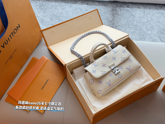 LEM515 New arrive fashion white bag for woman hands bag beautiful gift to choose gift 21*11cm