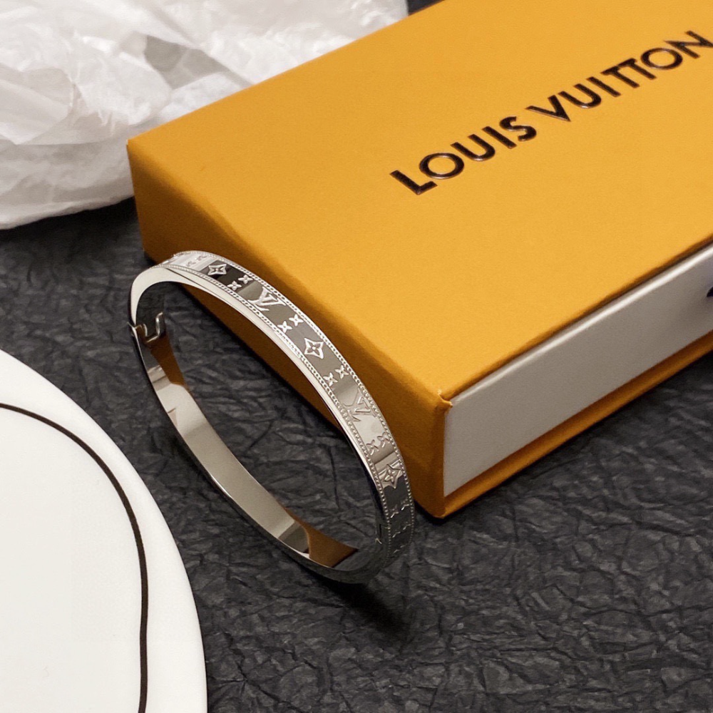 LEM400 New Fashion Open Flower Silver and Gold Color Bracelet Metal Letter Wristband Bracelet Couple Accessories for Woman