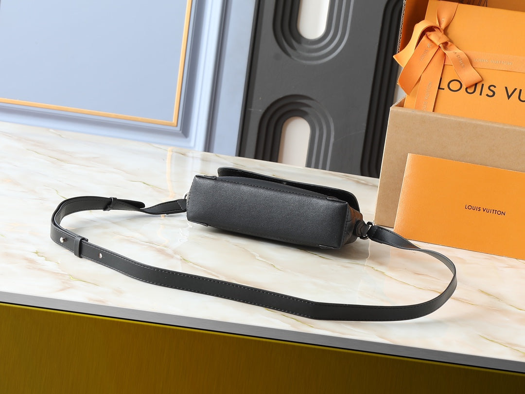 LEM301 Designer bag tote bag womens shoulder bag crossbody bag luxury handbag chain bag fashionable and casual club shoulder bag wallet