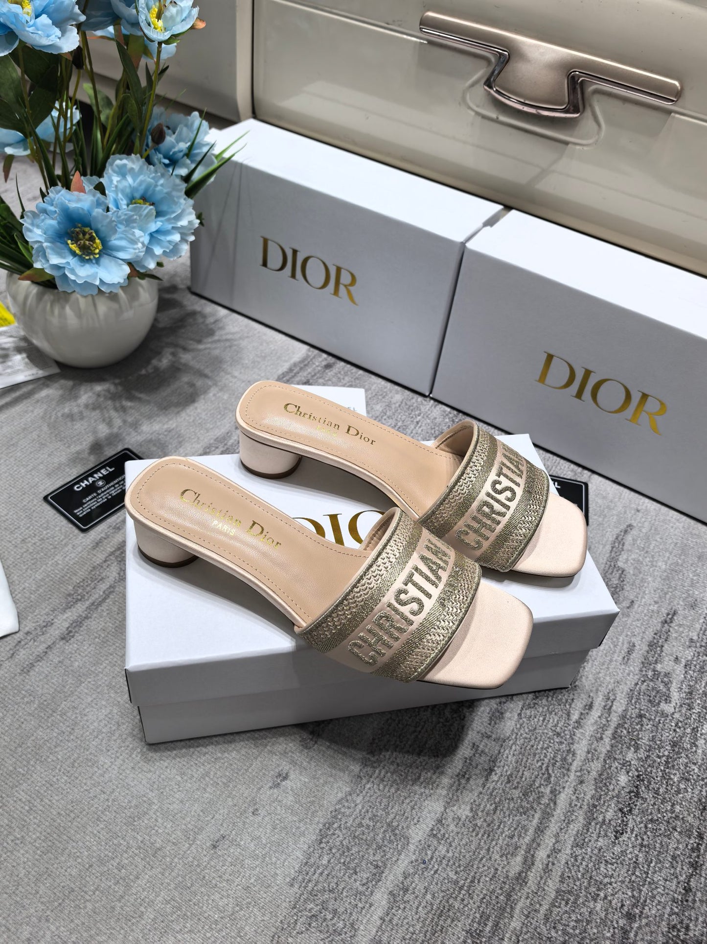 DEM308 New arrive fashion black and white  many color shose for woman beautiful Slippers gift to choose