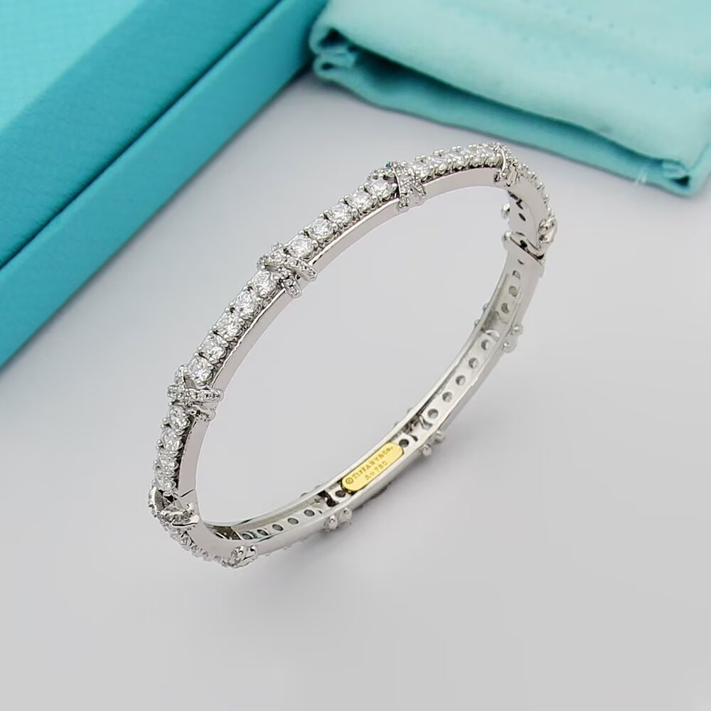 TEM42 New arrive fashion  silver  bracelets for woman beautiful jewelry to choose gift