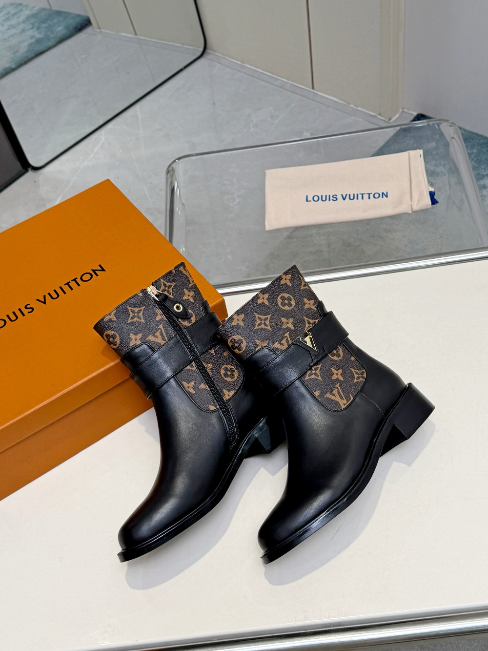 LEM498 Womens Ankle Boots 2026 Thick Bottom Platform Woman Shoes Zipper Fashion Female Luxury Designer Boot Casual Ladies MartinBoots combat Boots