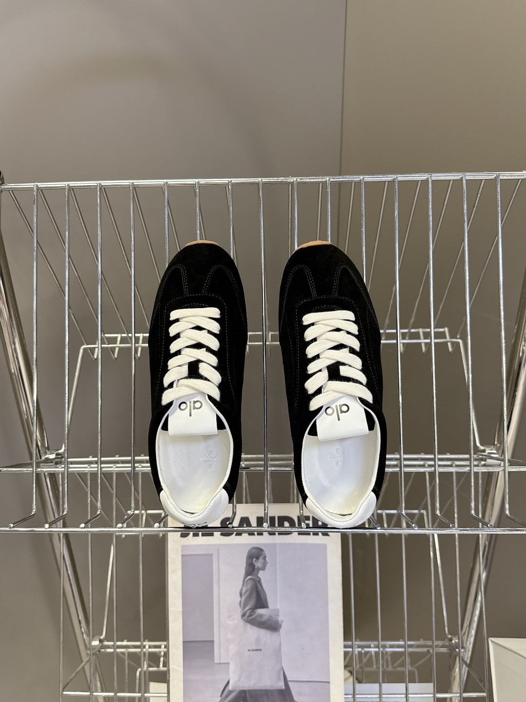 Alo01 Designer Sneakers Men Women Gum Sky Beige Dark Scarlet Mens Trainers Womens Casual Outdoor Runners