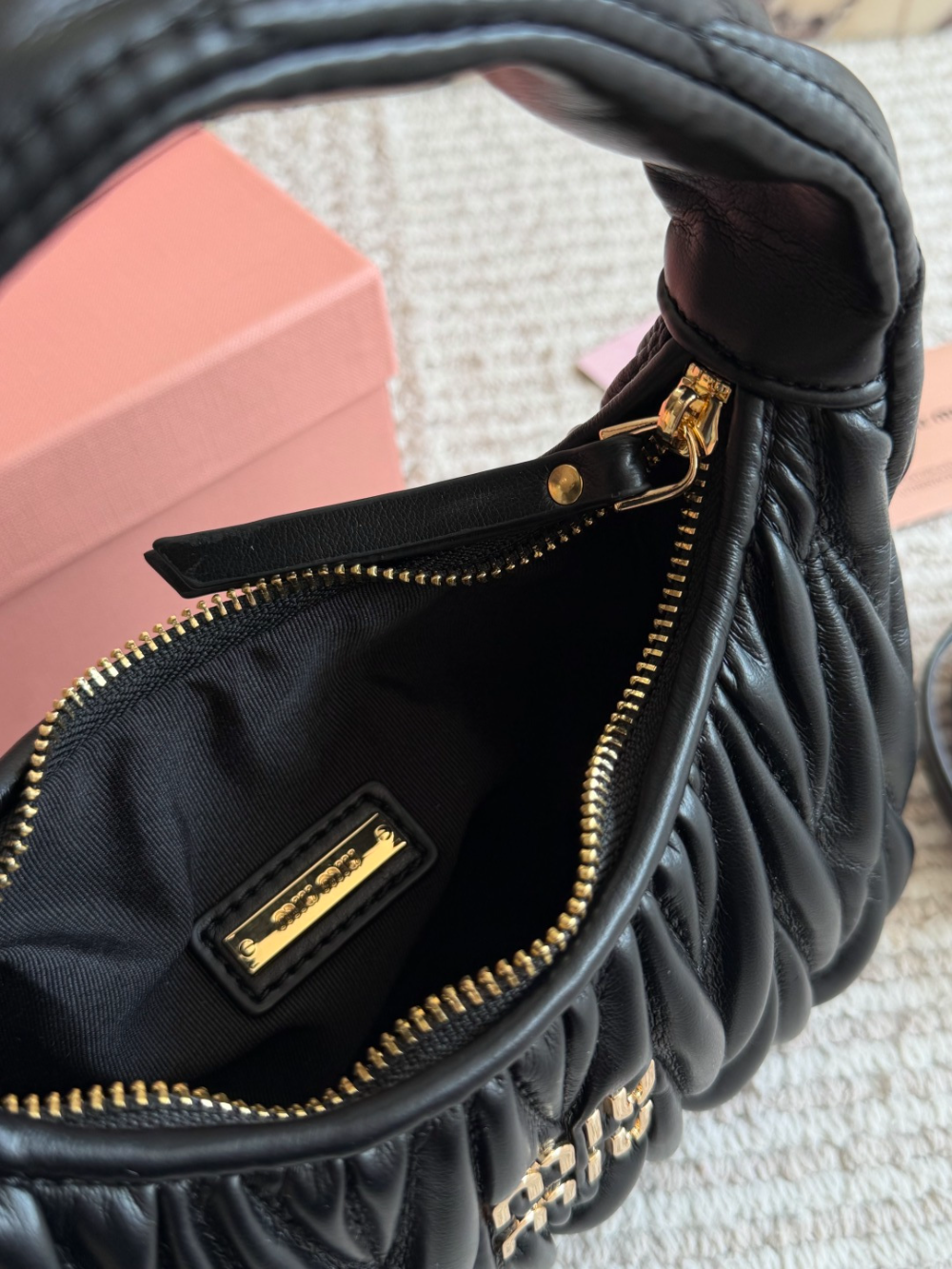 miu02 New arrive fashion black color bag for woman beautiful gift to choose gift  20 x 17cm