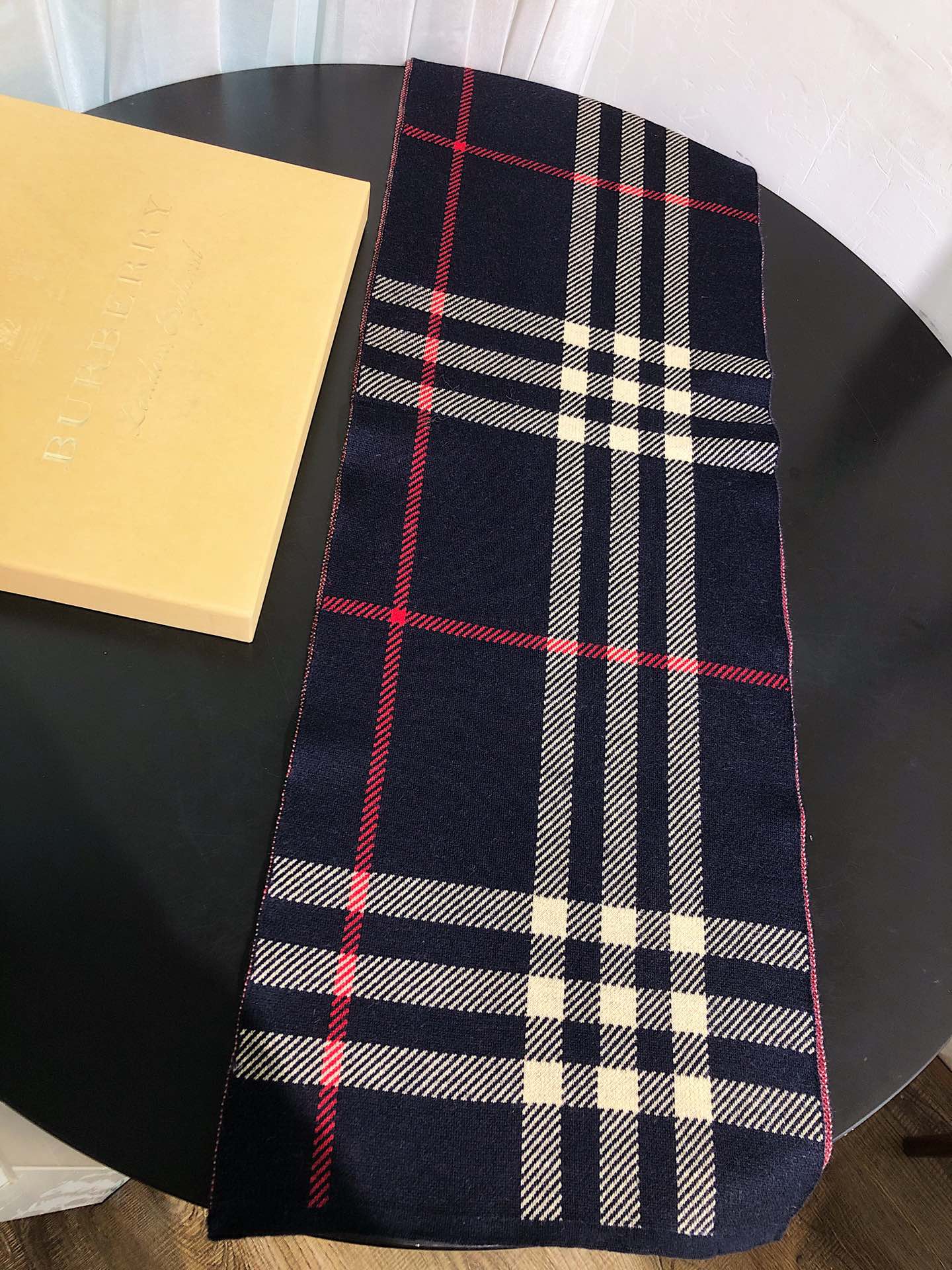 BEM33 Fashion Women's men Cashmere Designer Scarf Soft Touch Warm Packaging Autumn and Winter Long Shawl Brown and White Full Letter Scarf180*30cm