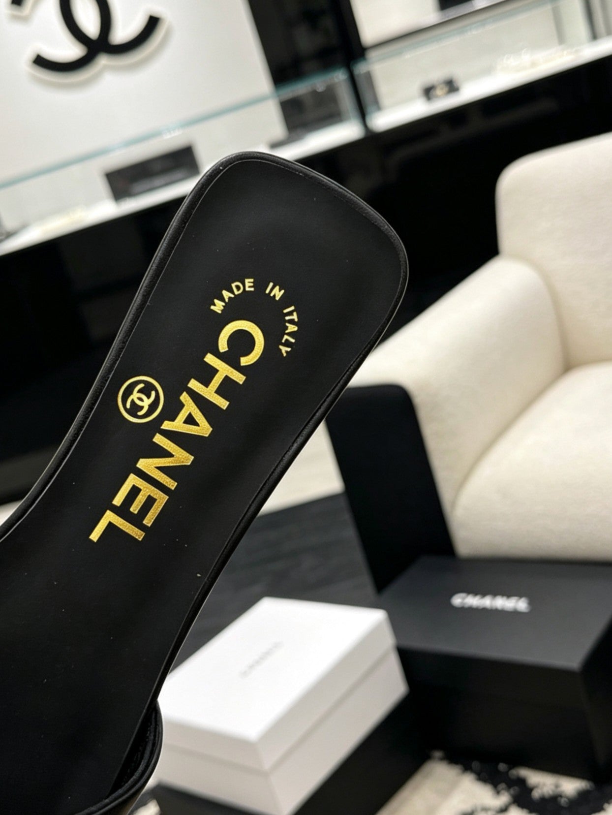 CEM260 New arrive fashion black and white color shose for woman beautiful Slippers gift to choose
