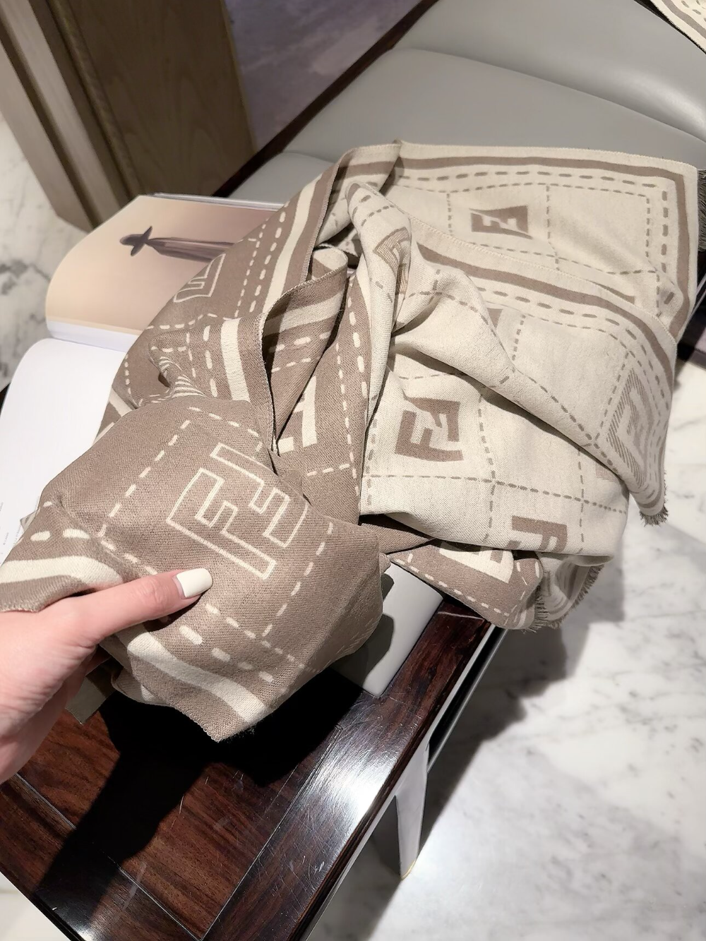 FEM31 new arrive  Hot sale brown black blue grey khaki color fashion beautiful  scarf  for woman gift  to choose
