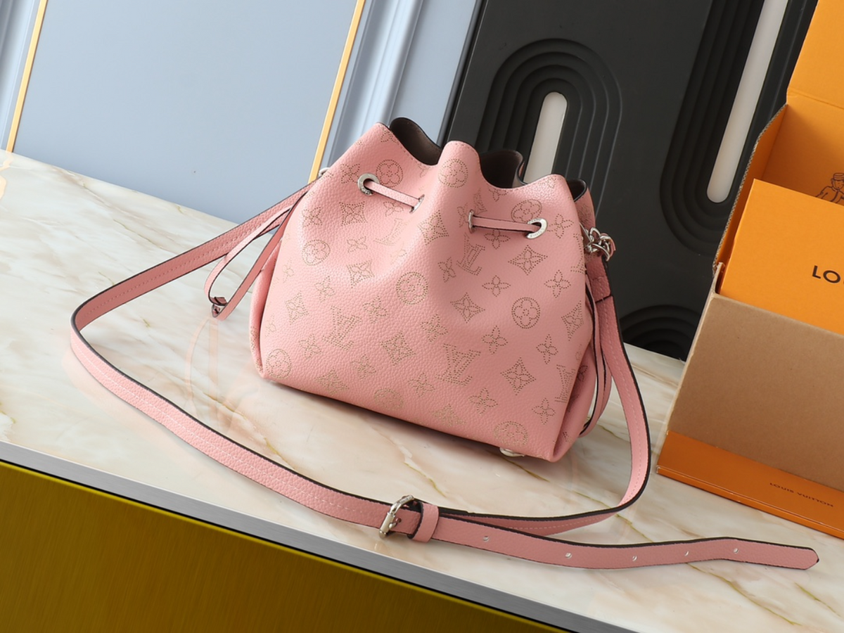 LEM636 New arrive fashion black pink khaki yellow bag for woman hands bag beautiful gift to choose gift  19 x 22 x 14 cm