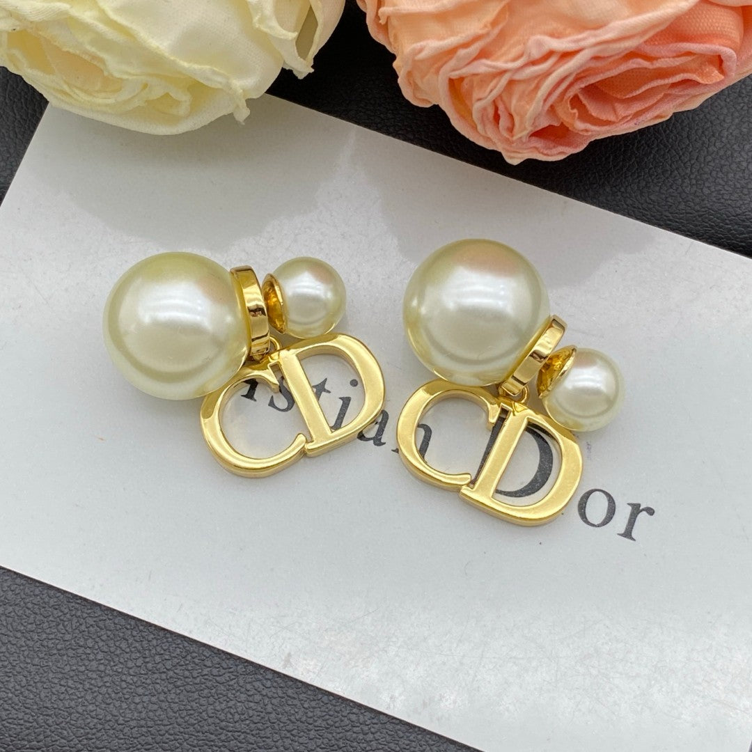 DEM260 New Arrive Fashion  Hot Sale  with Pearl Earring  for Woman Jewelry To Choose Gift