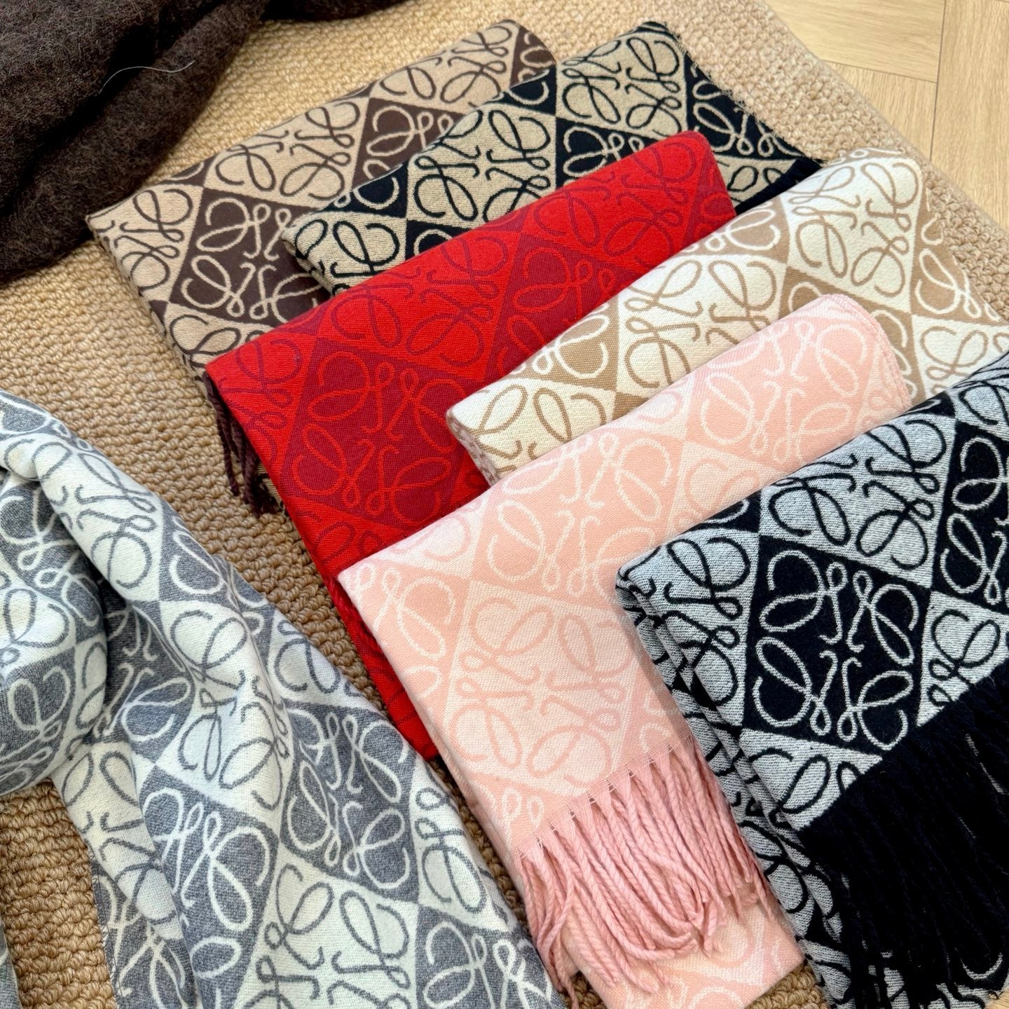 WEM01 luxury Designer Cashmere Scarf Winter Women Long Scarf Quality Headband Fashion Men brand Scarves Classic Printed Check Big Plaid Shawls Soft comfortable gift 65*180CM