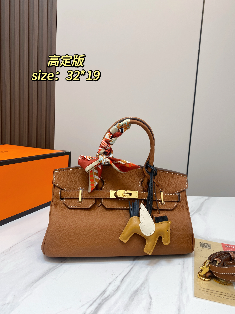 HEM120 New arrive fashion black white pink Ivory red brown Tan bag for woman hands bag beautiful gift to choose gift 32*19cm