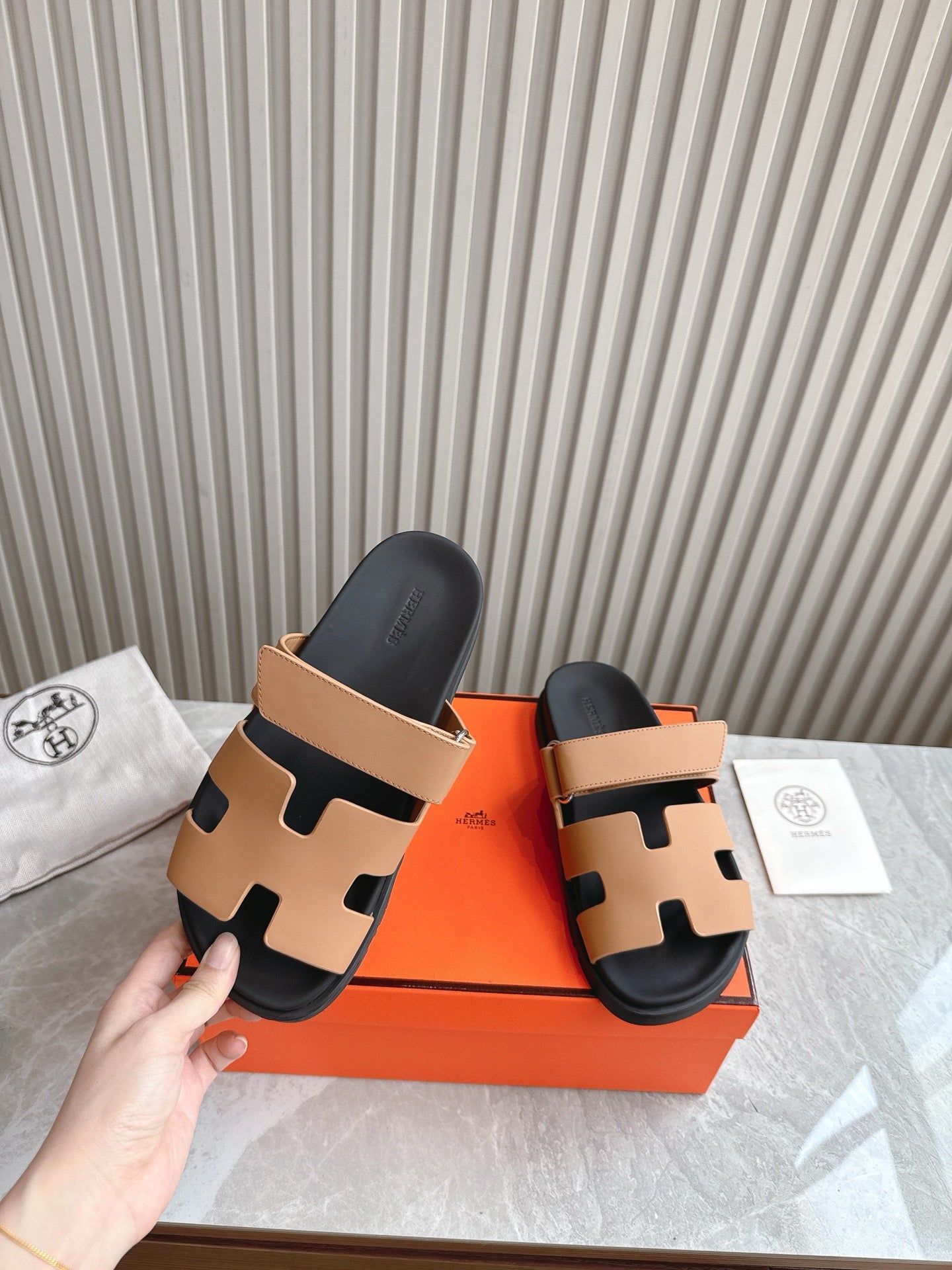 HEM100 Designer women Slippers, sandals shoes for women  high quality size 35 to 42