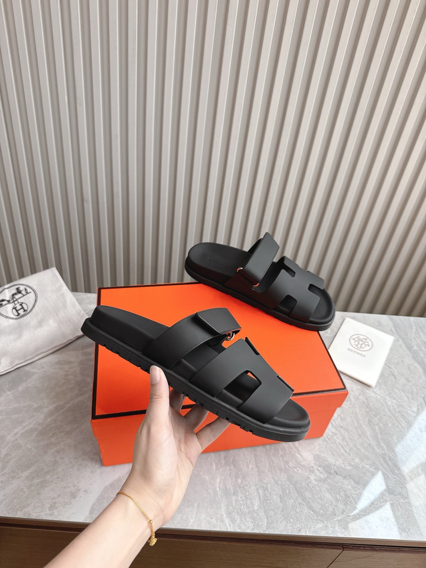 HEM100 Designer women Slippers, sandals shoes for women  high quality size 35 to 42