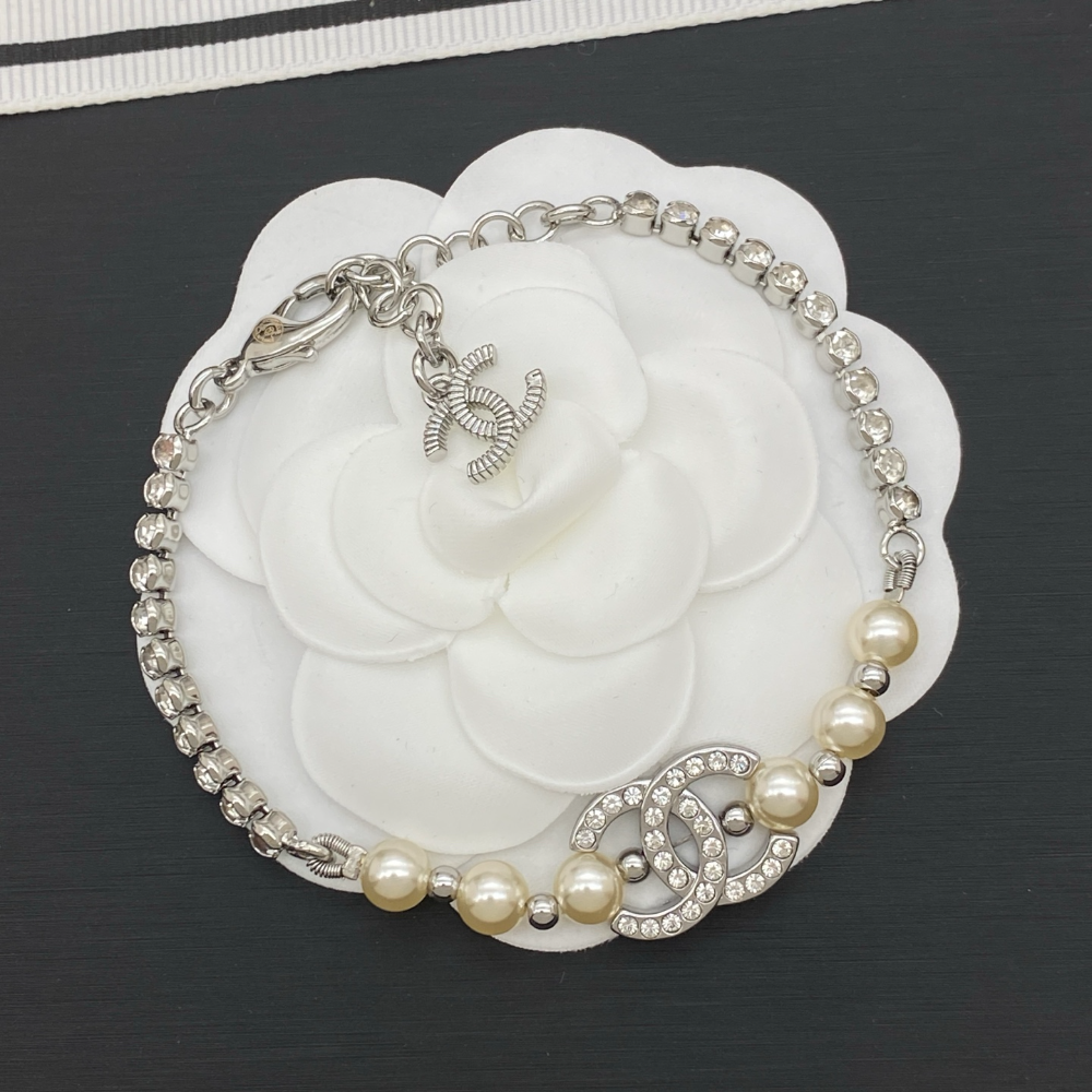 CEM493 New Arrive Fashion Hot Sale with Big Diamond Pearl Hand braceletfor Woman Jewelry To Choose Gift