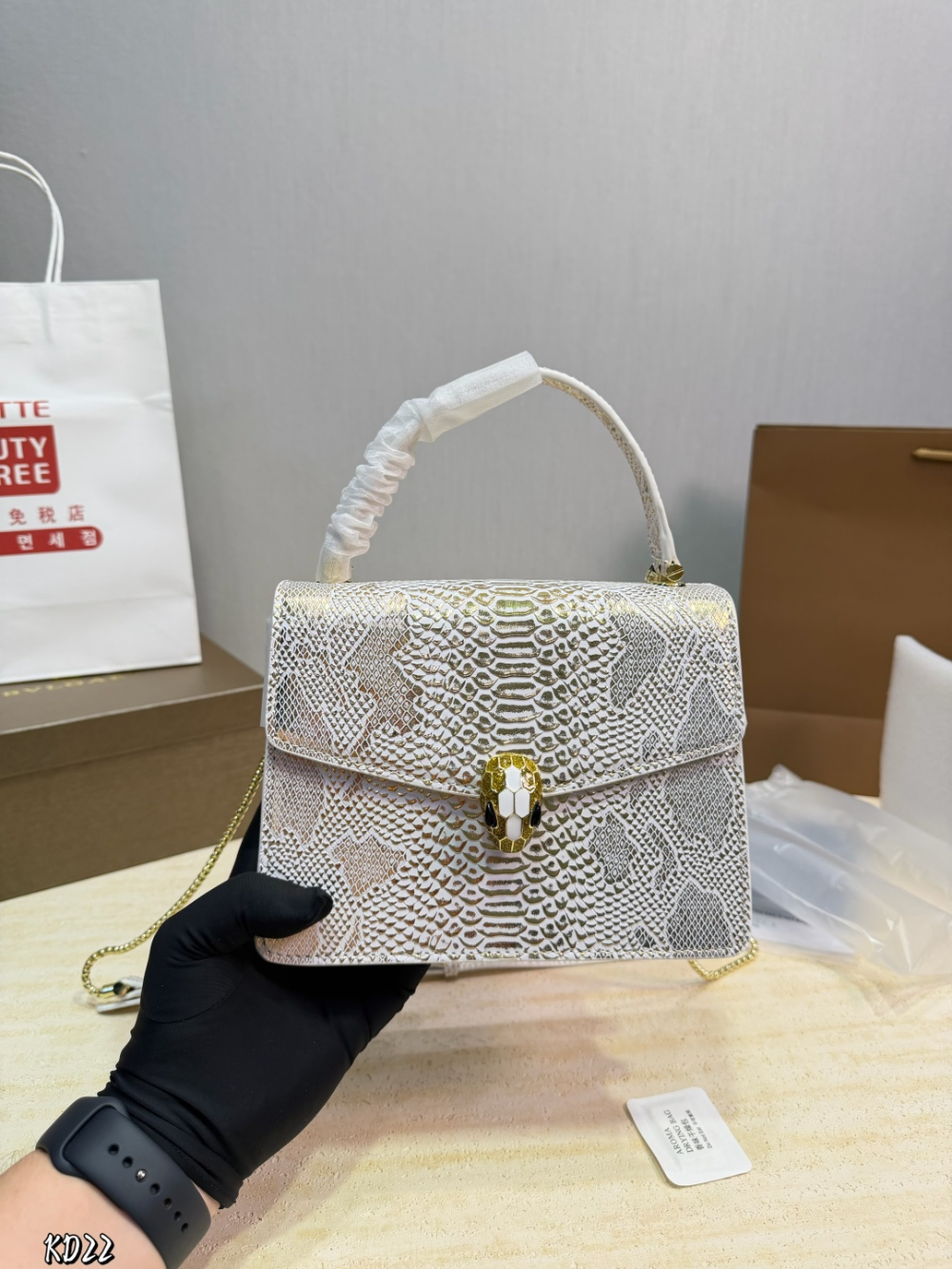 BEM38 New arrive fashion beige white green blue brown black gold gray-blue bag for woman hands bag beautiful gift to choose gift 21*16cm