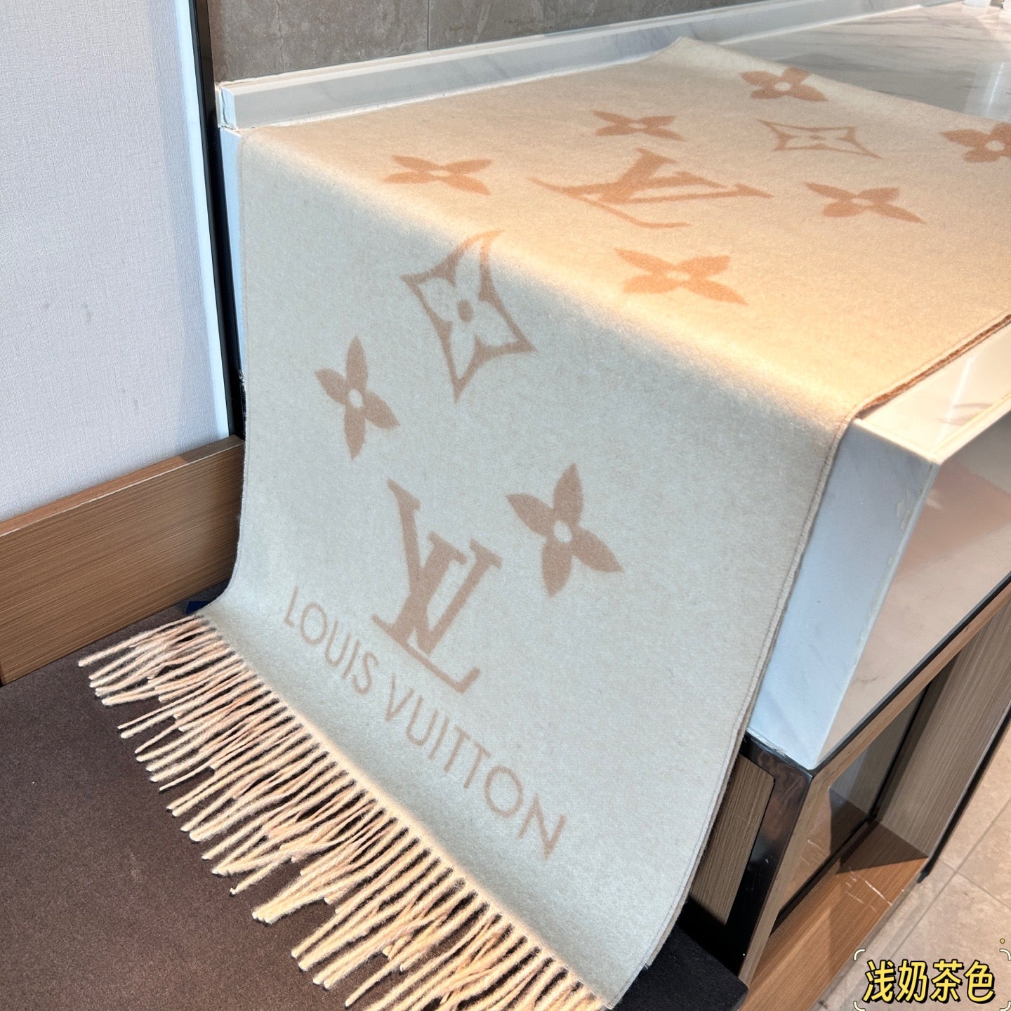 LEM326 new arrive Hot sale  black red gray color fashion beautiful scarf for woman men  gift to choose