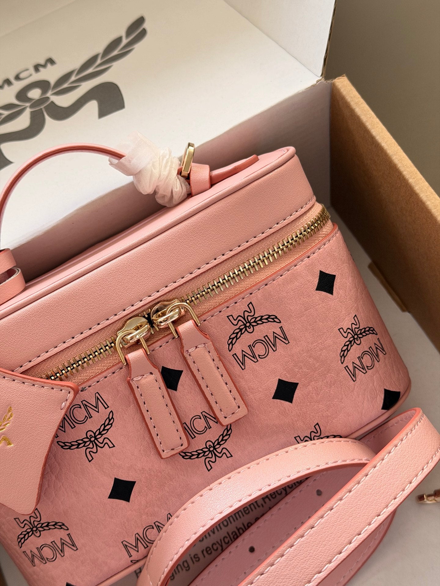 DEM300 New arrive fashion Makeup bag pink brown bag for woman beautiful gift to choose gift 19*12cm