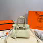 HEM121 The new fashionable and luxurious handbag features a classic flip-top design is elegant and versatile fully showcasing the charm of women It is the ideal gift choice 21*14cm
