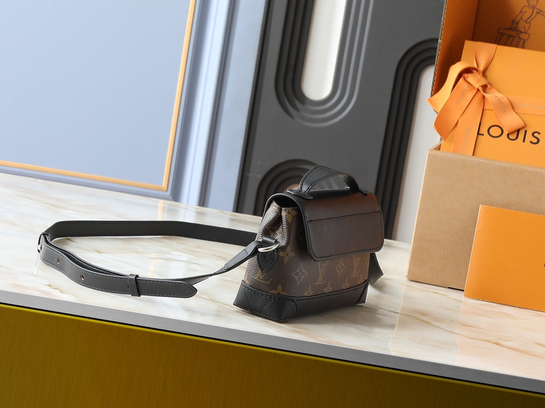 LEM301 Designer bag tote bag womens shoulder bag crossbody bag luxury handbag chain bag fashionable and casual club shoulder bag wallet