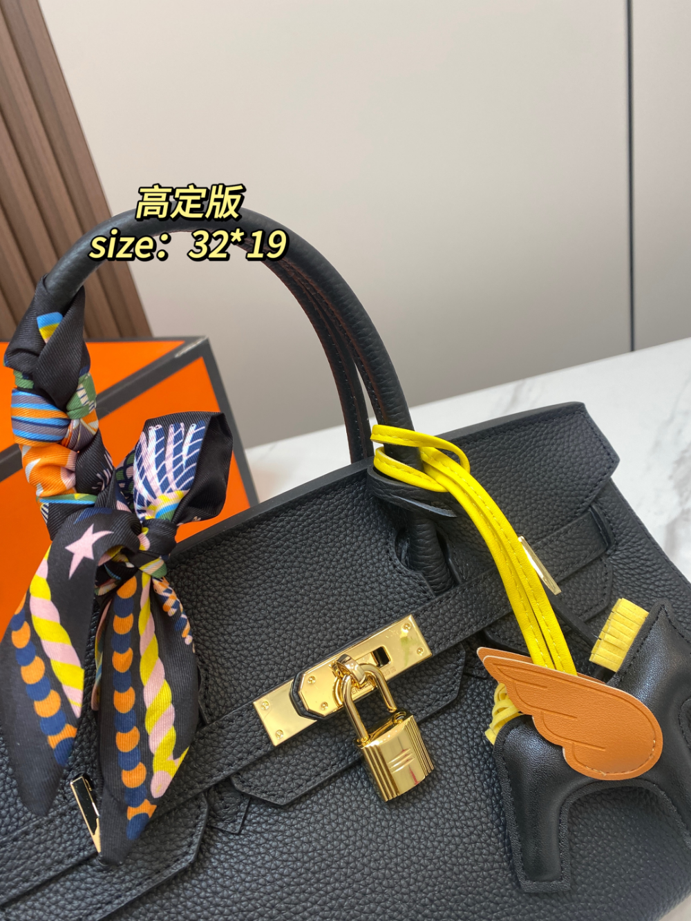 HEM120 New arrive fashion black white pink Ivory red brown Tan bag for woman hands bag beautiful gift to choose gift 32*19cm