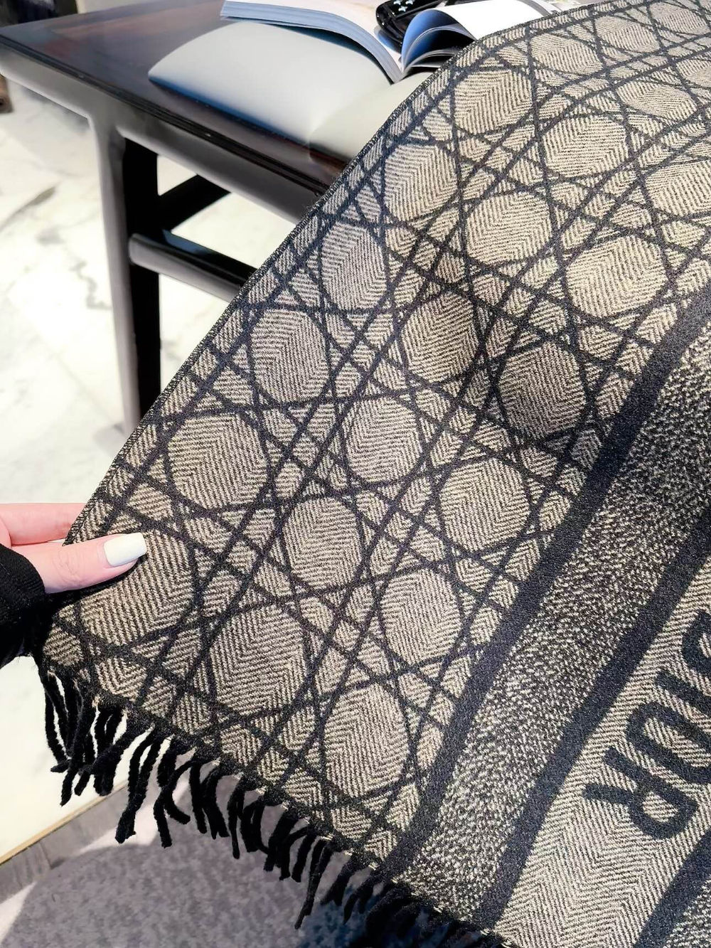 DEM340 new arrive  Hot sale black pink color fashion beautiful  scarf  for woman gift  to choose size 180*60cm