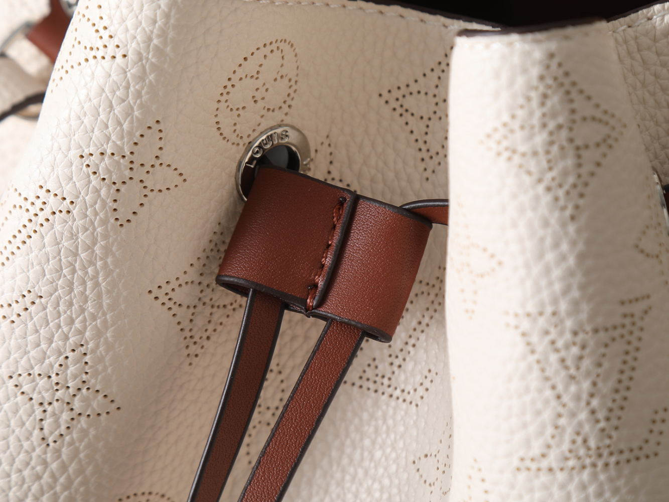 LEM486 New arrive fashion black white brown bag for woman hands bag beautiful gift to choose gift 25 x 25 x 20cm