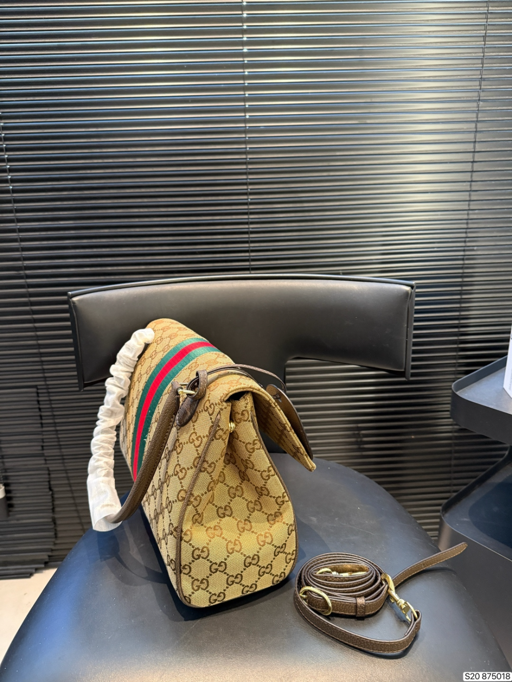 GEM163 The new fashionable khaki ladies' handbag a high-quality gift option is an ideal choice for giving as a present 32* 25 cm