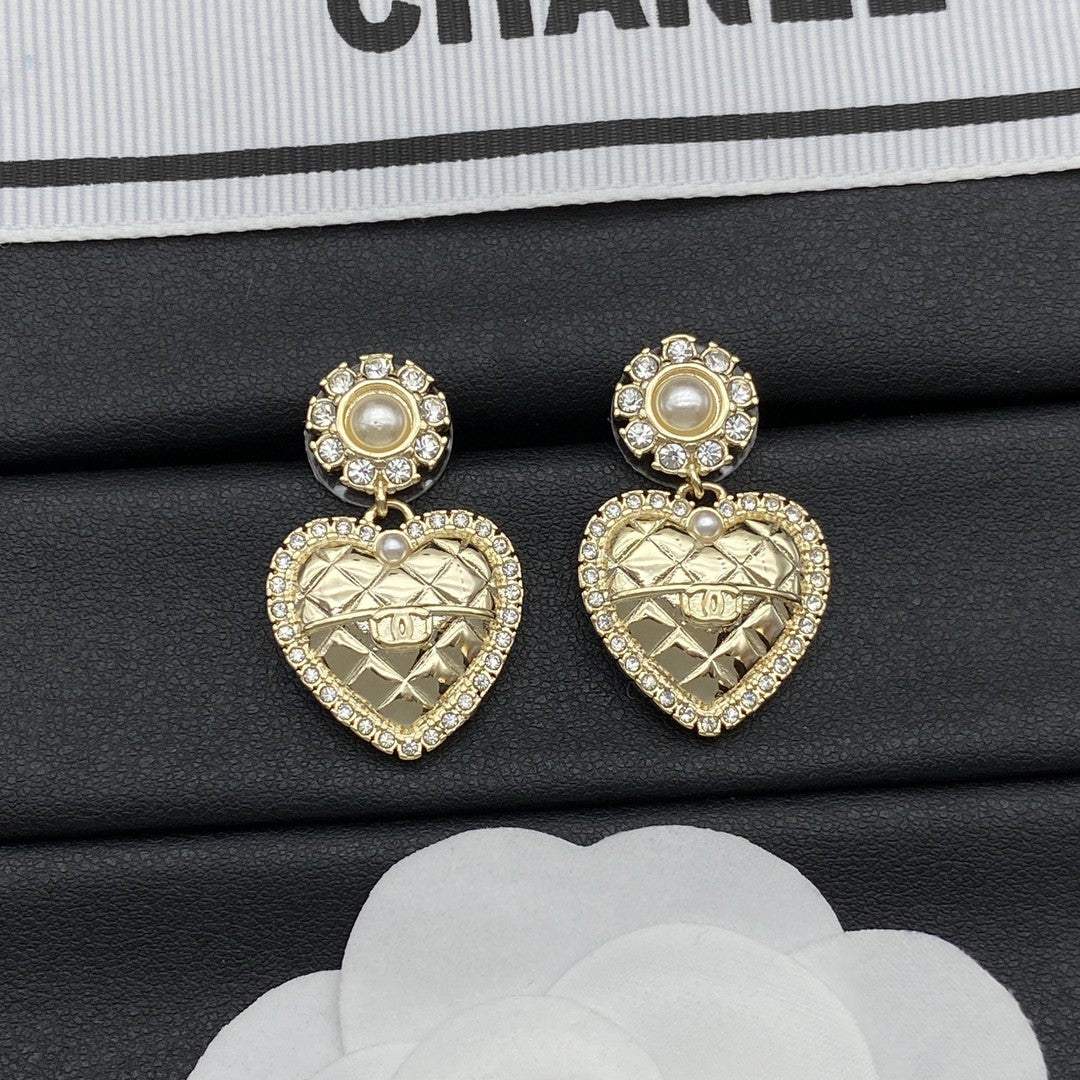 CEM212  New Arrive Fashion  Hot Sale  with Diamond Heart Earring  for Woman Jewelry To Choose Gift