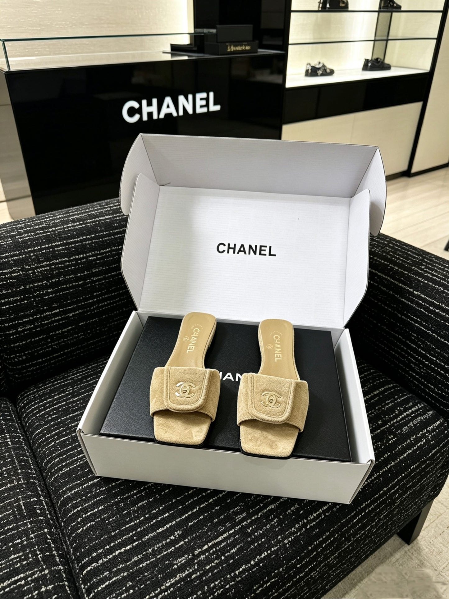 CEM260 New arrive fashion black and white color shose for woman beautiful Slippers gift to choose
