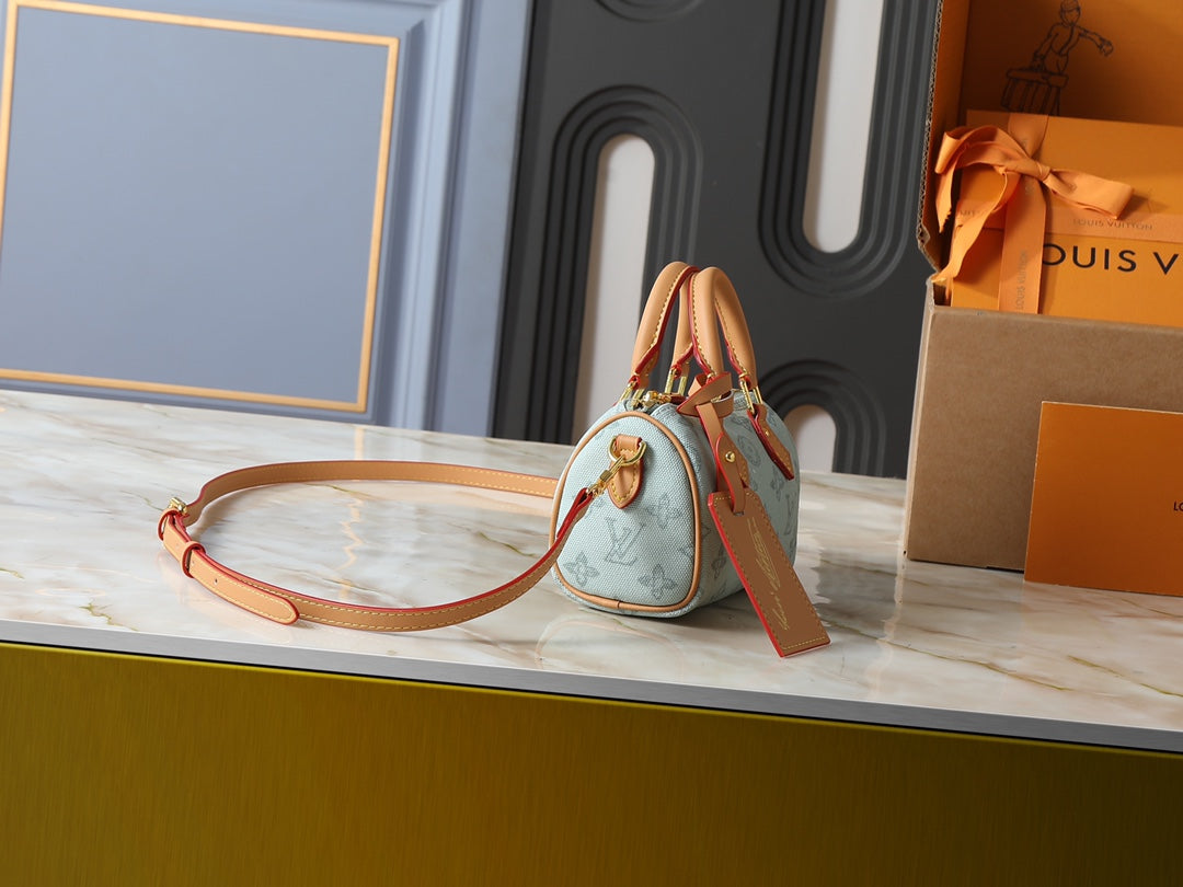 LEM45 New arrive fashion bag for woman beautiful gift to choose gift 16x10x7.5cm