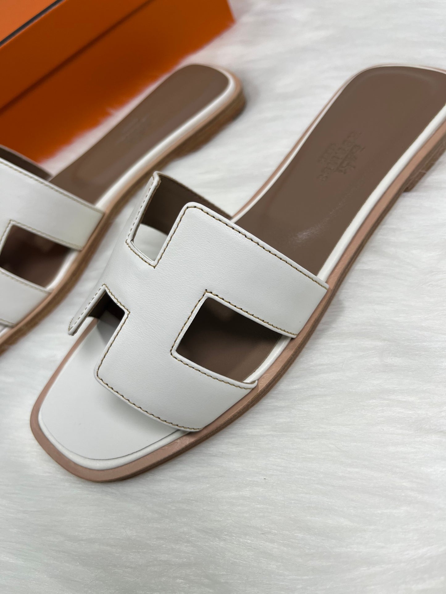 HEM97 New arrive fashion white black color shose for woman Slippers, sandals beautiful gift to choose