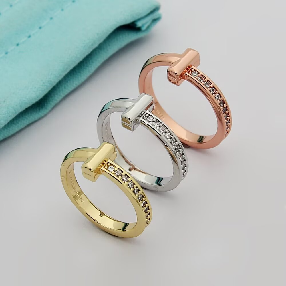 TEM50 Fashionable stainless steel jewelry with exquisite gemstone design Suitable for both men and women Comes with optional gifts