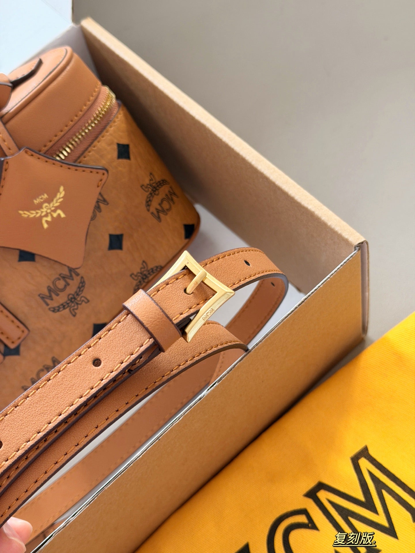 DEM300 New arrive fashion Makeup bag pink brown bag for woman beautiful gift to choose gift 19*12cm