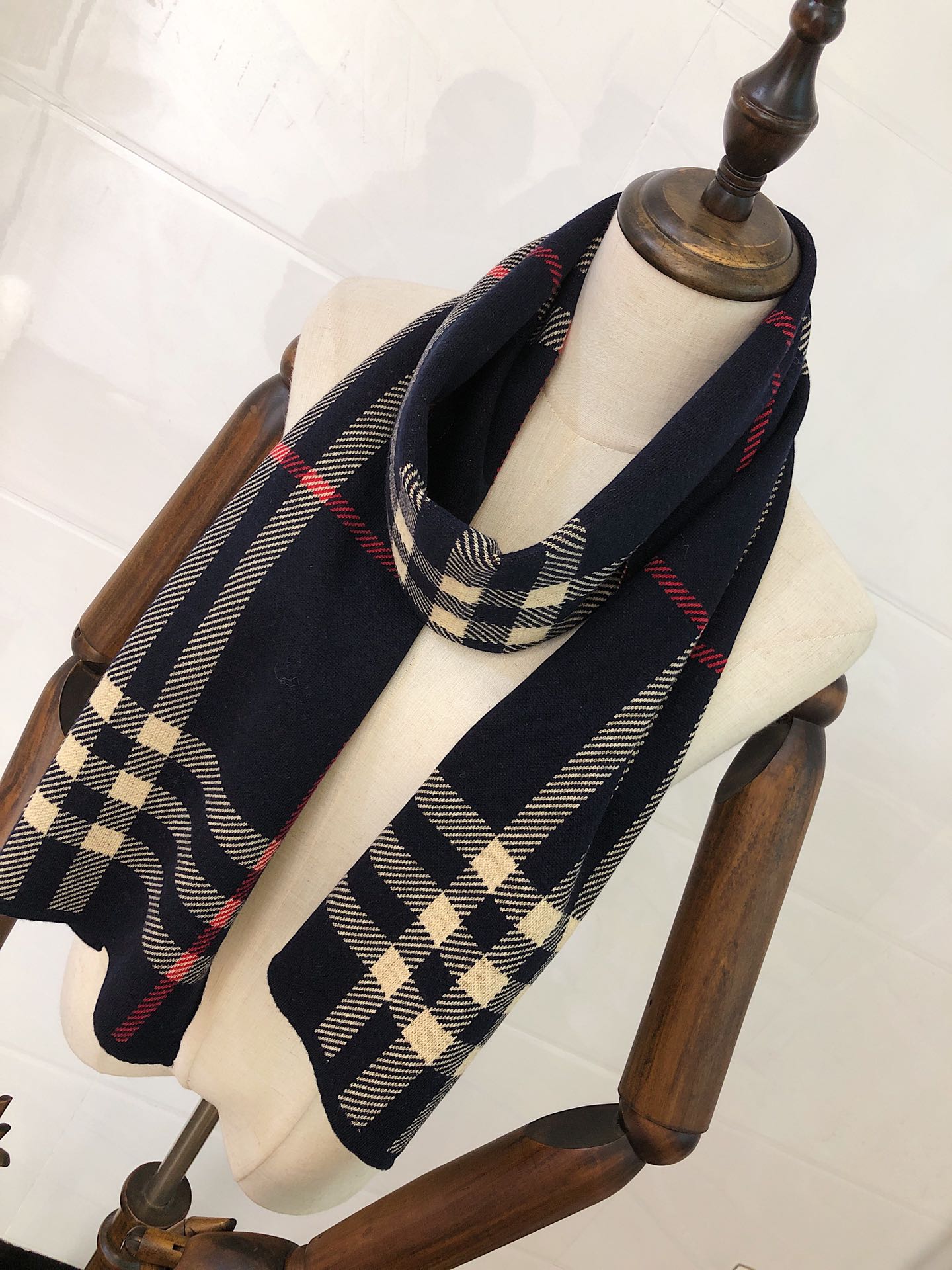 BEM33 Fashion Women's men Cashmere Designer Scarf Soft Touch Warm Packaging Autumn and Winter Long Shawl Brown and White Full Letter Scarf180*30cm